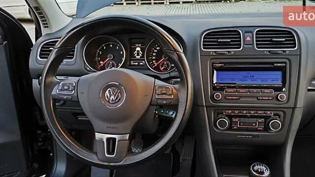 Чорний Фольксваген Гольф, об'ємом двигуна 1.39 л та пробігом 187 тис. км за 8000 $, фото 21 на Automoto.ua