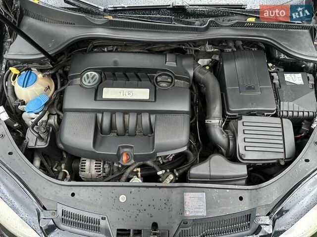 Черный Фольксваген Гольф, объемом двигателя 1.6 л и пробегом 196 тыс. км за 7000 $, фото 39 на Automoto.ua
