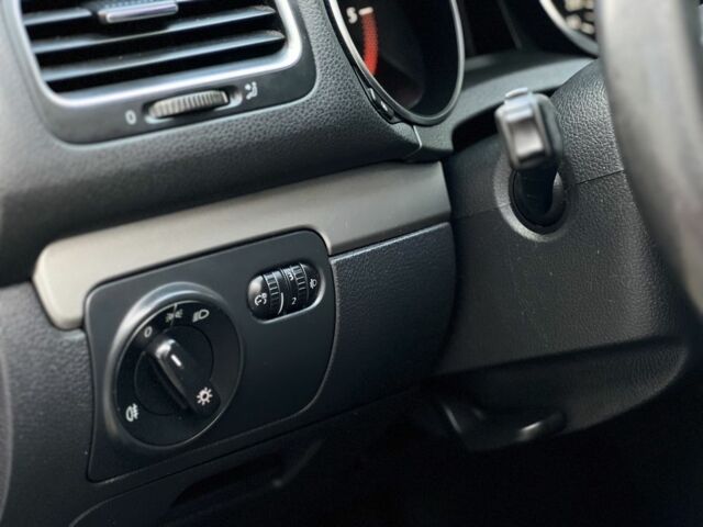 Черный Фольксваген Гольф, объемом двигателя 2 л и пробегом 249 тыс. км за 6890 $, фото 9 на Automoto.ua