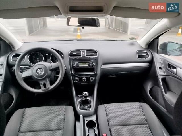 Черный Фольксваген Гольф, объемом двигателя 1.4 л и пробегом 228 тыс. км за 6800 $, фото 14 на Automoto.ua
