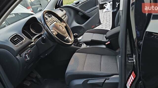 Чорний Фольксваген Гольф, об'ємом двигуна 1.39 л та пробігом 187 тис. км за 8000 $, фото 12 на Automoto.ua