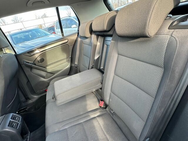 Черный Фольксваген Гольф, объемом двигателя 1.4 л и пробегом 233 тыс. км за 7500 $, фото 3 на Automoto.ua