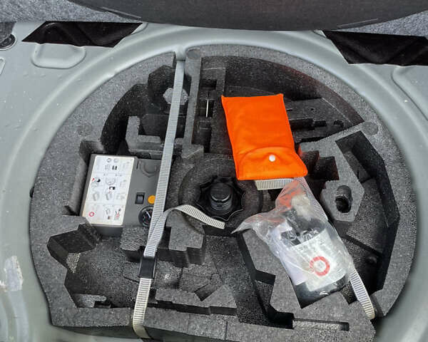 Чорний Фольксваген Гольф, об'ємом двигуна 1.39 л та пробігом 208 тис. км за 7900 $, фото 43 на Automoto.ua