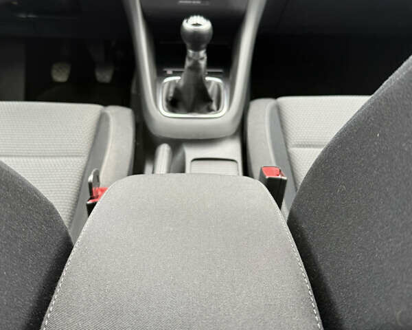 Черный Фольксваген Гольф, объемом двигателя 1.6 л и пробегом 198 тыс. км за 7899 $, фото 133 на Automoto.ua