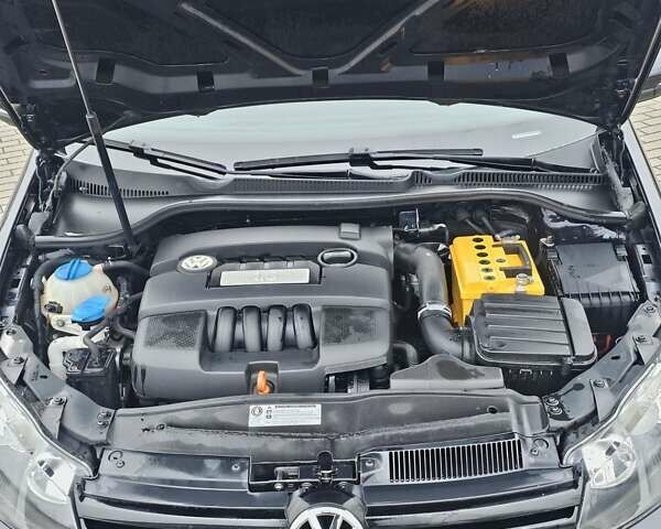 Черный Фольксваген Гольф, объемом двигателя 1.6 л и пробегом 218 тыс. км за 7900 $, фото 15 на Automoto.ua