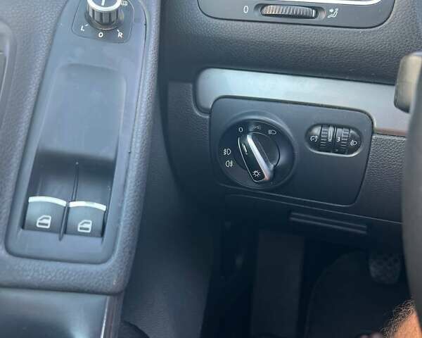 Черный Фольксваген Гольф, объемом двигателя 1.39 л и пробегом 210 тыс. км за 6850 $, фото 26 на Automoto.ua