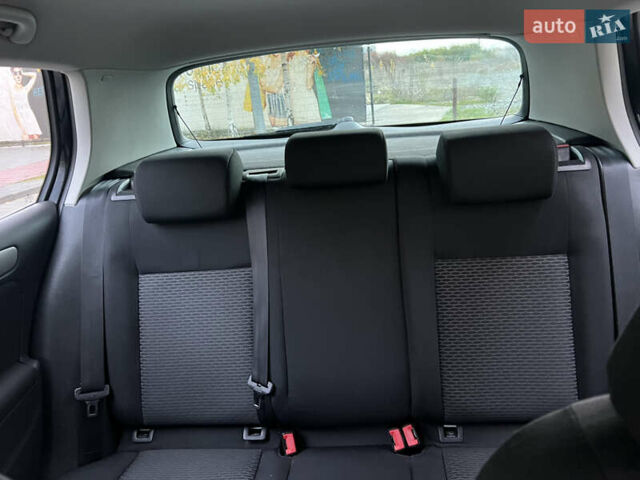 Фольксваген Гольф 2009 в Хмельницком на Automoto.ua Черный Фольксваген Гольф, объемом двигателя 1.4 л и пробегом 207 тыс. км за 7499 $, фото 38 на Automoto.ua