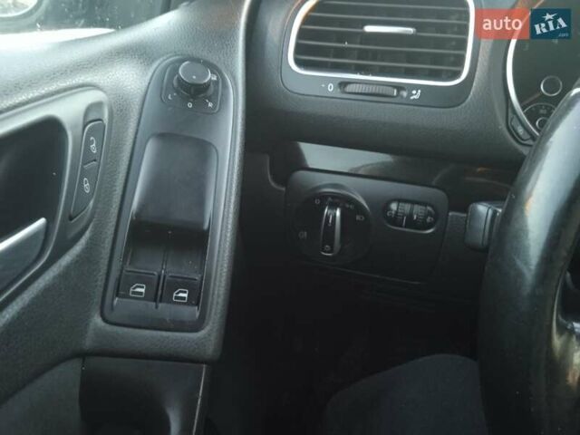 Черный Фольксваген Гольф, объемом двигателя 1.4 л и пробегом 213 тыс. км за 6700 $, фото 11 на Automoto.ua