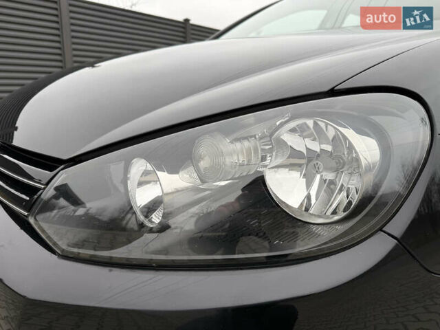 Черный Фольксваген Гольф, объемом двигателя 1.6 л и пробегом 198 тыс. км за 7950 $, фото 103 на Automoto.ua