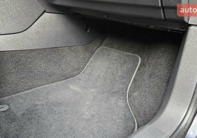 Черный Фольксваген Гольф, объемом двигателя 1.39 л и пробегом 197 тыс. км за 7350 $, фото 43 на Automoto.ua