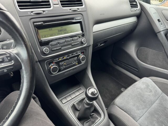 Черный Фольксваген Гольф, объемом двигателя 1.4 л и пробегом 168 тыс. км за 6850 $, фото 18 на Automoto.ua