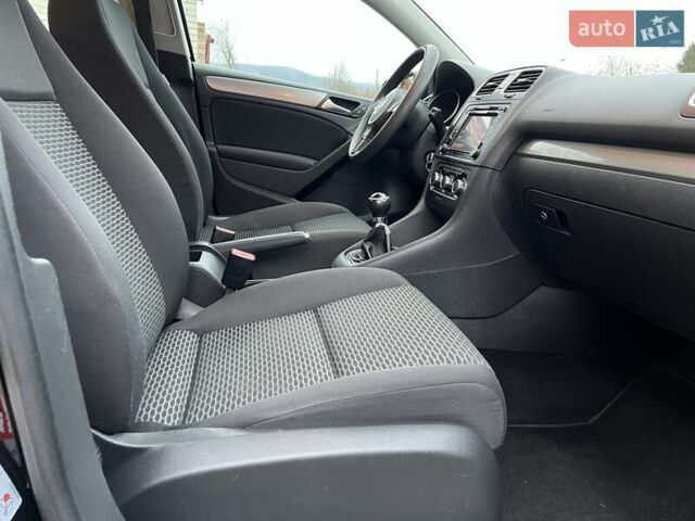 Черный Фольксваген Гольф, объемом двигателя 1.4 л и пробегом 204 тыс. км за 6900 $, фото 35 на Automoto.ua