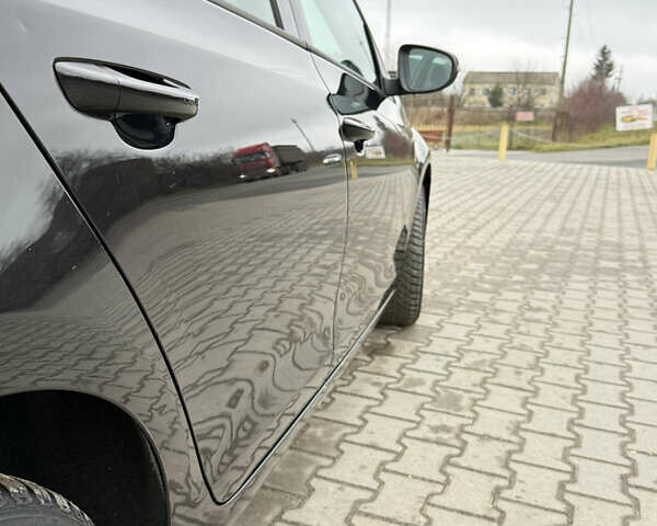 Черный Фольксваген Гольф, объемом двигателя 1.6 л и пробегом 198 тыс. км за 7950 $, фото 21 на Automoto.ua