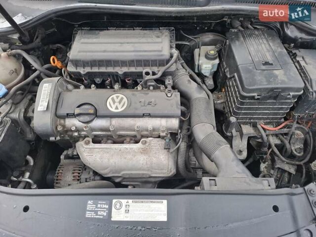 Чорний Фольксваген Гольф, об'ємом двигуна 1.39 л та пробігом 209 тис. км за 7400 $, фото 26 на Automoto.ua