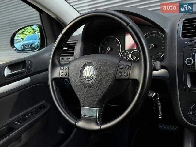 Чорний Фольксваген Гольф, об'ємом двигуна 1.4 л та пробігом 223 тис. км за 6700 $, фото 14 на Automoto.ua