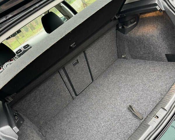 Черный Фольксваген Гольф, объемом двигателя 1.39 л и пробегом 251 тыс. км за 8400 $, фото 31 на Automoto.ua