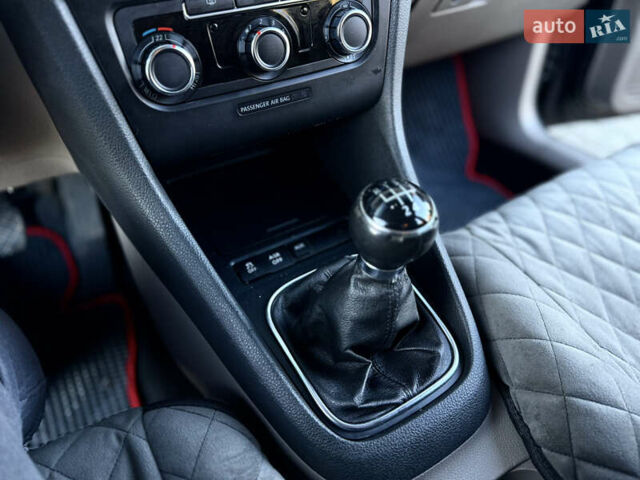 Фольксваген Гольф 2009 у Хмельницькому на Automoto.ua Чорний Фольксваген Гольф, об'ємом двигуна 1.97 л та пробігом 276 тис. км за 7499 $, фото 38 на Automoto.ua