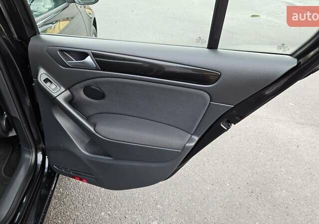 Черный Фольксваген Гольф, объемом двигателя 1.39 л и пробегом 197 тыс. км за 7350 $, фото 44 на Automoto.ua