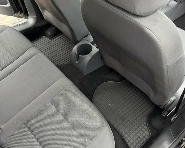 Черный Фольксваген Гольф, объемом двигателя 1.6 л и пробегом 189 тыс. км за 6650 $, фото 37 на Automoto.ua