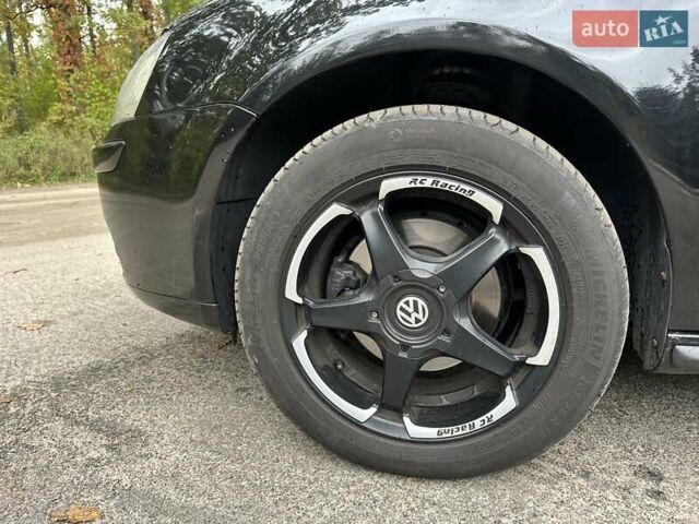 Черный Фольксваген Гольф, объемом двигателя 1.6 л и пробегом 196 тыс. км за 7000 $, фото 36 на Automoto.ua