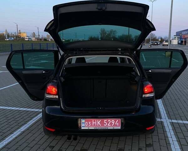 Черный Фольксваген Гольф, объемом двигателя 1.39 л и пробегом 227 тыс. км за 8300 $, фото 22 на Automoto.ua