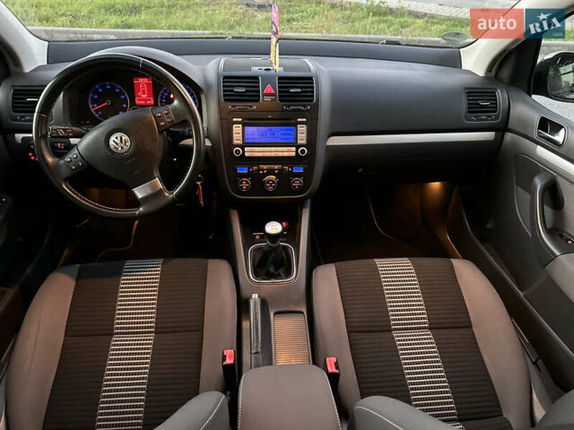 Чорний Фольксваген Гольф, об'ємом двигуна 1.4 л та пробігом 135 тис. км за 6950 $, фото 31 на Automoto.ua