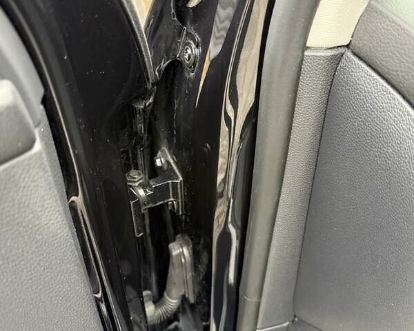 Черный Фольксваген Гольф, объемом двигателя 1.6 л и пробегом 198 тыс. км за 7899 $, фото 69 на Automoto.ua