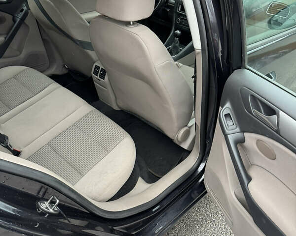 Чорний Фольксваген Гольф, об'ємом двигуна 1.39 л та пробігом 219 тис. км за 5900 $, фото 6 на Automoto.ua