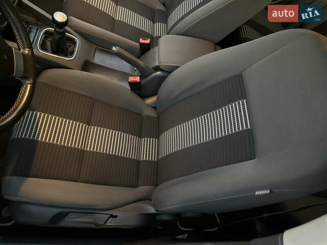 Чорний Фольксваген Гольф, об'ємом двигуна 1.4 л та пробігом 135 тис. км за 6950 $, фото 52 на Automoto.ua