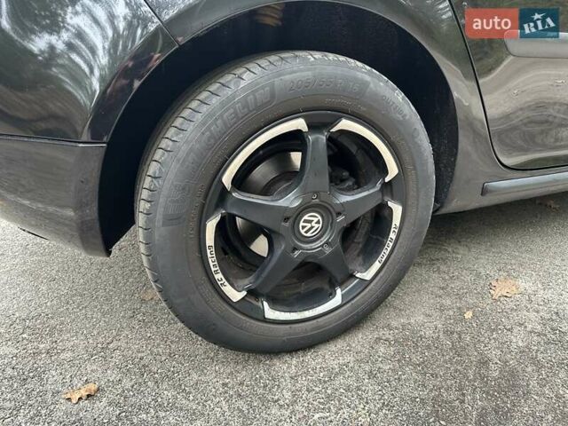 Черный Фольксваген Гольф, объемом двигателя 1.6 л и пробегом 196 тыс. км за 7000 $, фото 37 на Automoto.ua