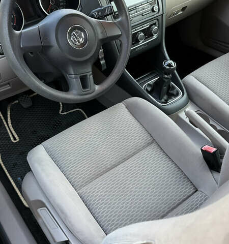 Чорний Фольксваген Гольф, об'ємом двигуна 1.6 л та пробігом 228 тис. км за 7200 $, фото 19 на Automoto.ua