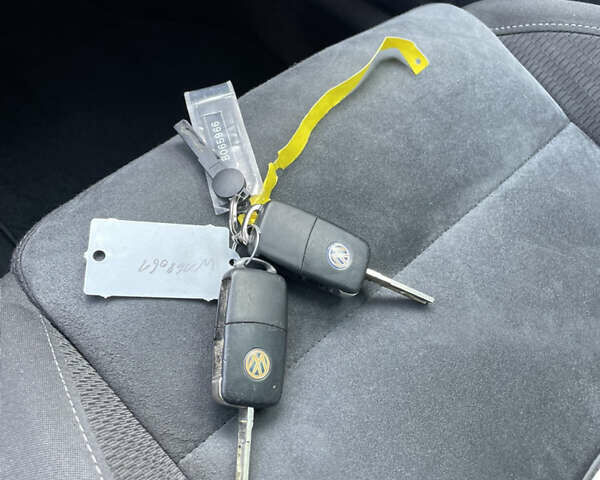 Чорний Фольксваген Гольф, об'ємом двигуна 1.39 л та пробігом 208 тис. км за 7900 $, фото 68 на Automoto.ua