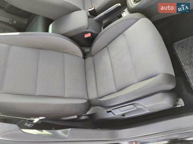 Черный Фольксваген Гольф, объемом двигателя 1.39 л и пробегом 223 тыс. км за 7300 $, фото 42 на Automoto.ua