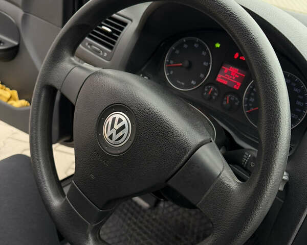 Черный Фольксваген Гольф, объемом двигателя 1.6 л и пробегом 189 тыс. км за 6650 $, фото 43 на Automoto.ua