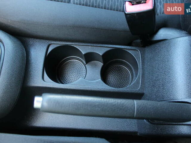 Черный Фольксваген Гольф, объемом двигателя 1.6 л и пробегом 210 тыс. км за 7590 $, фото 46 на Automoto.ua