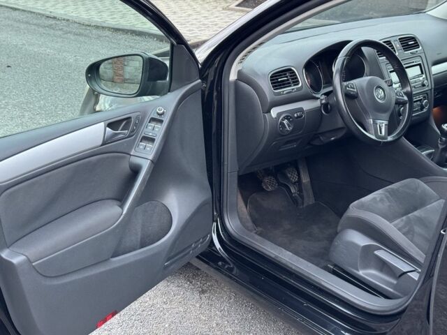 Черный Фольксваген Гольф, объемом двигателя 1.4 л и пробегом 168 тыс. км за 7350 $, фото 12 на Automoto.ua