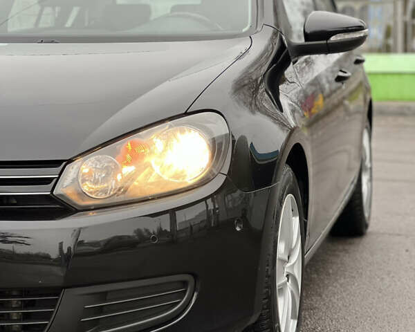 Черный Фольксваген Гольф, объемом двигателя 1.6 л и пробегом 241 тыс. км за 7999 $, фото 3 на Automoto.ua