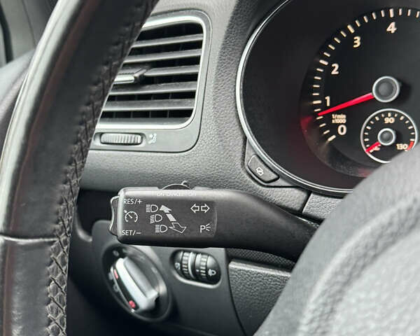 Черный Фольксваген Гольф, объемом двигателя 1.39 л и пробегом 251 тыс. км за 8400 $, фото 21 на Automoto.ua