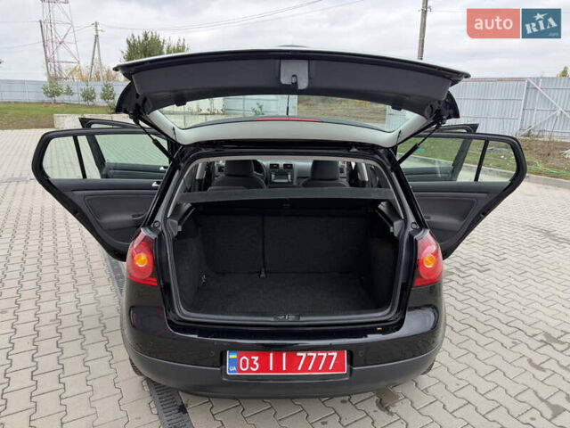 Черный Фольксваген Гольф, объемом двигателя 1.6 л и пробегом 189 тыс. км за 6650 $, фото 40 на Automoto.ua