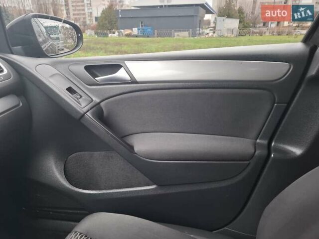 Чорний Фольксваген Гольф, об'ємом двигуна 1.39 л та пробігом 209 тис. км за 7400 $, фото 15 на Automoto.ua