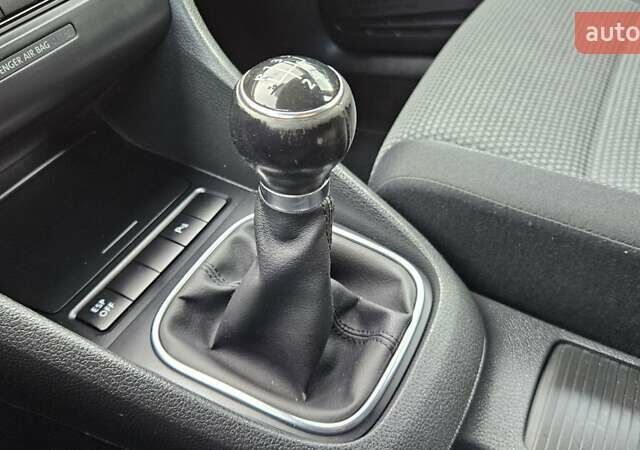 Черный Фольксваген Гольф, объемом двигателя 1.39 л и пробегом 197 тыс. км за 7350 $, фото 83 на Automoto.ua