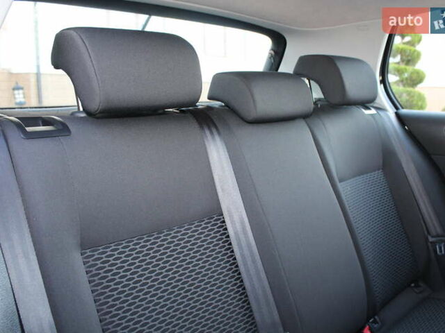 Чорний Фольксваген Гольф, об'ємом двигуна 1.6 л та пробігом 210 тис. км за 7290 $, фото 62 на Automoto.ua