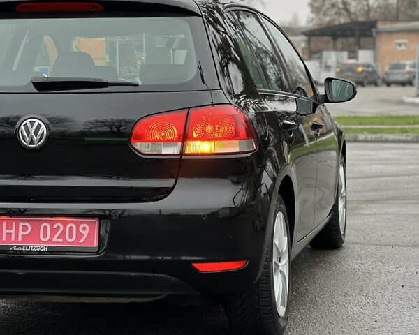 Черный Фольксваген Гольф, объемом двигателя 1.6 л и пробегом 241 тыс. км за 7999 $, фото 22 на Automoto.ua