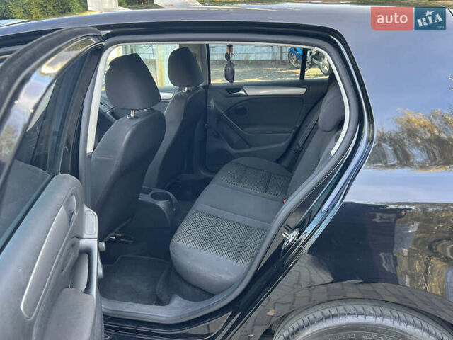 Черный Фольксваген Гольф, объемом двигателя 1.39 л и пробегом 232 тыс. км за 6900 $, фото 9 на Automoto.ua