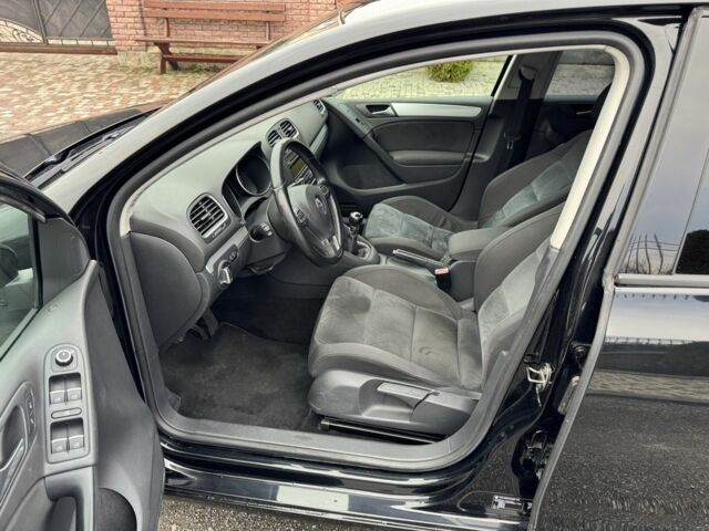 Черный Фольксваген Гольф, объемом двигателя 1.4 л и пробегом 168 тыс. км за 6850 $, фото 12 на Automoto.ua