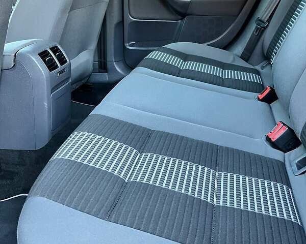 Чорний Фольксваген Гольф, об'ємом двигуна 1.4 л та пробігом 177 тис. км за 6999 $, фото 23 на Automoto.ua