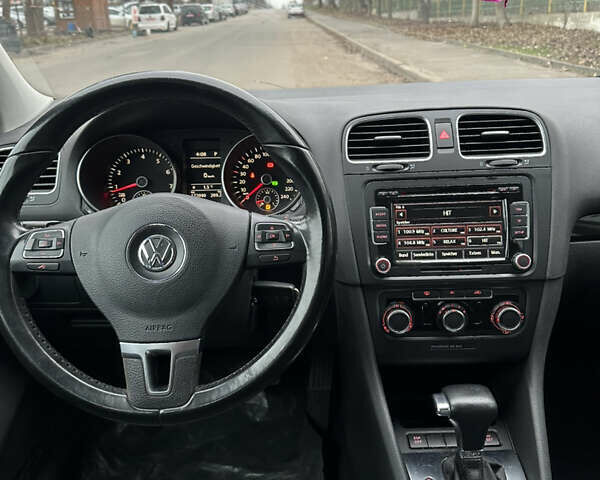 Черный Фольксваген Гольф, объемом двигателя 1.4 л и пробегом 171 тыс. км за 8200 $, фото 32 на Automoto.ua