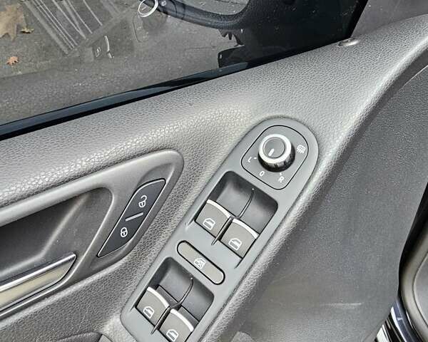 Черный Фольксваген Гольф, объемом двигателя 1.98 л и пробегом 186 тыс. км за 6700 $, фото 24 на Automoto.ua