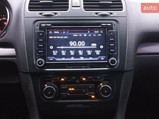 Черный Фольксваген Гольф, объемом двигателя 1.6 л и пробегом 214 тыс. км за 8200 $, фото 11 на Automoto.ua