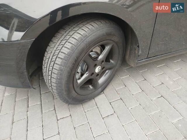 Черный Фольксваген Гольф, объемом двигателя 1.4 л и пробегом 228 тыс. км за 6800 $, фото 11 на Automoto.ua